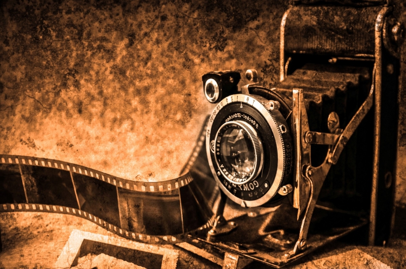 photographe-BIOT-min_light-wood-night-camera-photography-vintage-1245236-pxhere.com